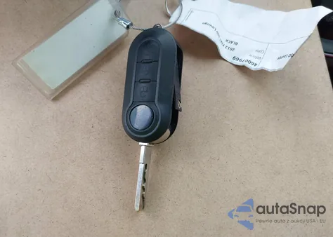 2012 Fiat 500 Lounge z USA, uszkodzony, nr VIN 3C3CFFCR4CT314335